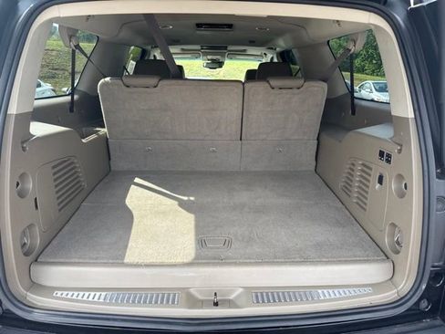 Used 2019 Chevrolet Suburban Premier AWD/4WD image 10