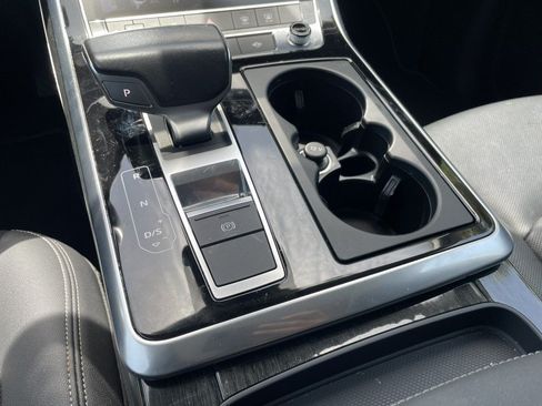 Used 2019 Audi Q8 Premium Plus w/ Premium Plus AWD/4WD image 23
