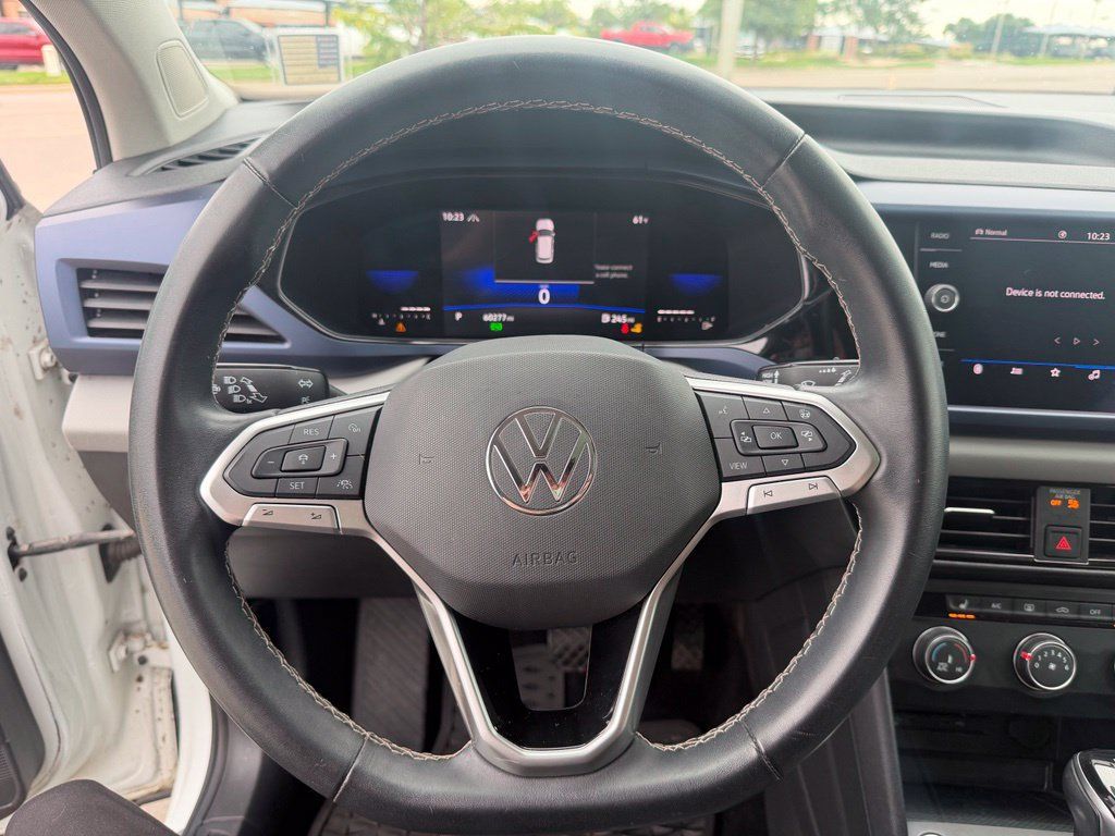 Used 2022 Volkswagen Taos SE w/ Panoramic Sunroof Package AWD/4WD image 14