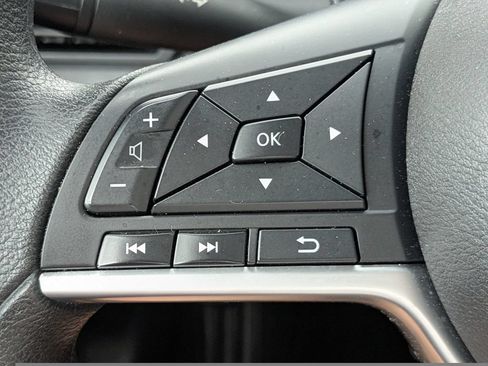 Used 2025 Nissan Altima 2.5 SV FWD image 22