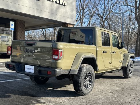 New 2026 Jeep Gladiator Sport image 15
