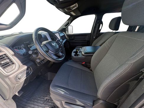 Used 2024 RAM 2500 Tradesman w/ Chrome Appearance Group image 19