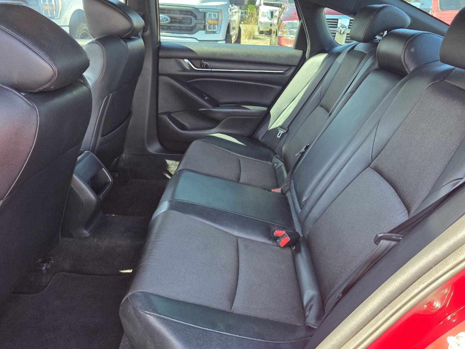 Used 2018 Honda Accord Sport image 10