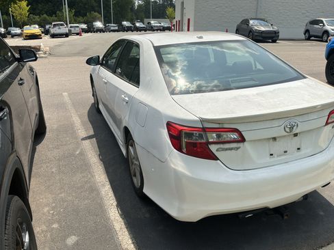 Used 2013 Toyota Camry SE FWD image 6