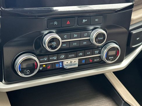 Used 2023 Ford Expedition Limited image 22