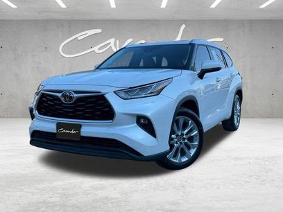 Used 2022 Toyota Highlander Limited