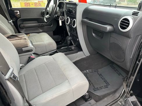 Used 2008 Jeep Wrangler Unlimited Sahara w/ Trailer Tow Group image 16