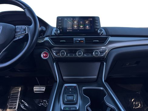 Used 2018 Honda Accord Sport image 11