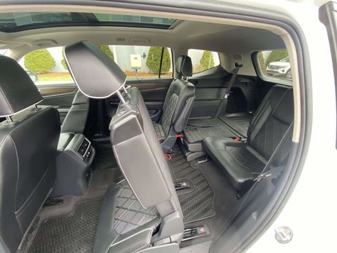 Certified 2024 Volkswagen Atlas SEL Premium R-Line AWD/4WD image 23