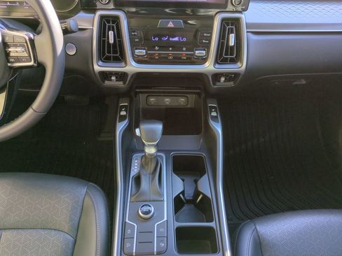 Used 2022 Kia Sorento S image 19