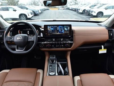 New 2026 Nissan Pathfinder Platinum image 8