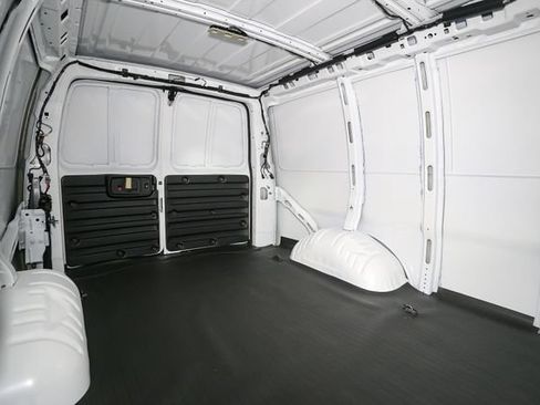 Used 2025 Chevrolet Express 2500 w/ Driver Convenience Package RWD image 18