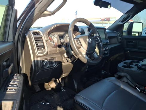 Used 2024 RAM 3500 Tradesman w/ Chrome Appearance Group image 8