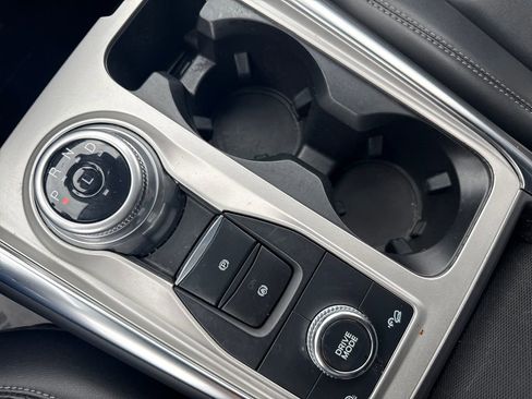 Used 2023 Ford Explorer XLT w/ Equipment Group 202A image 43