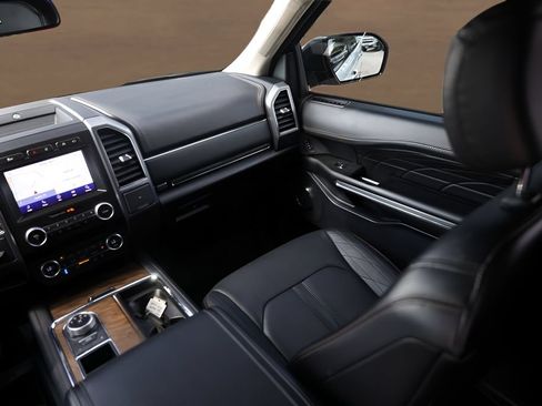 Used 2021 Ford Expedition Platinum RWD image 29