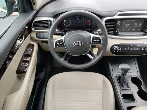 Used 2019 Kia Sorento AWD image 18