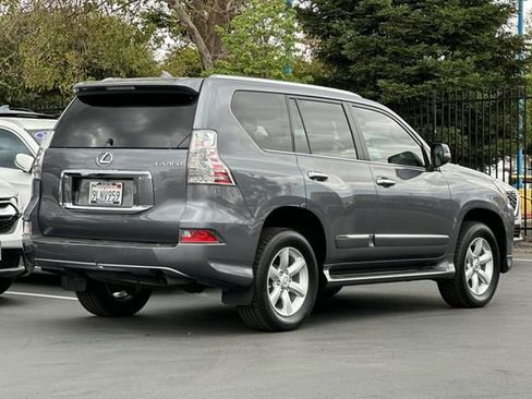 Used 2017 Lexus GX 460 AWD/4WD image 3