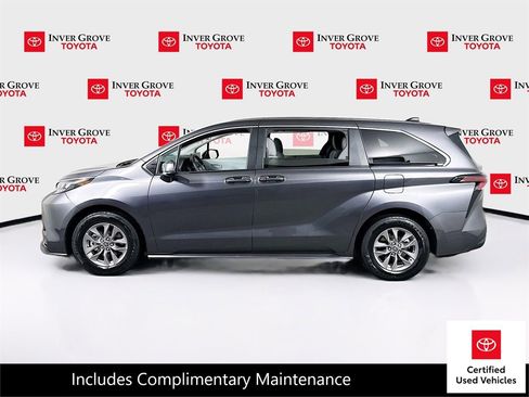 Certified 2025 Toyota Sienna LE image 8