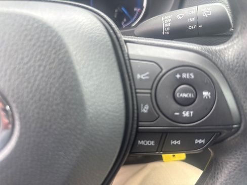 Used 2025 Toyota RAV4 LE AWD/4WD image 23