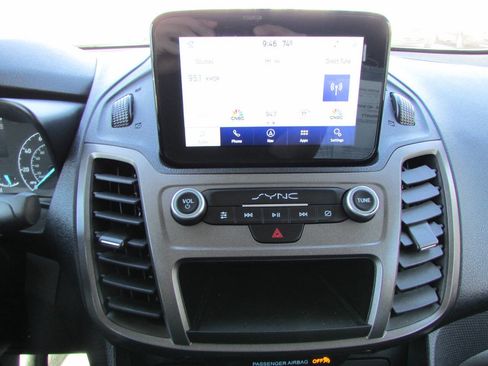 Used 2022 Ford Transit Connect XL image 17