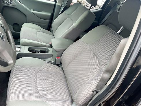 Used 2019 Nissan Frontier SV image 18