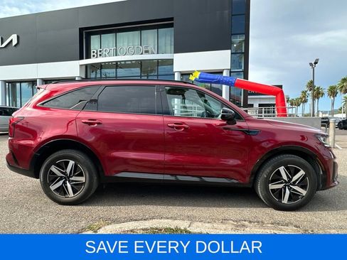 Used 2023 Kia Sorento S w/ Panoramic Sunroof Package FWD image 3