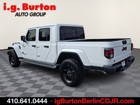 Used 2025 Jeep Gladiator Sport image 4