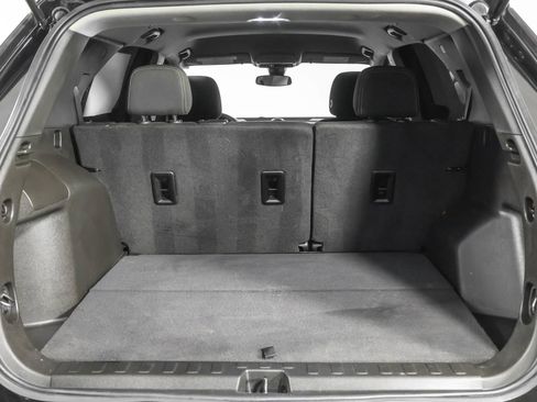 Used 2022 Chevrolet Equinox LS image 38