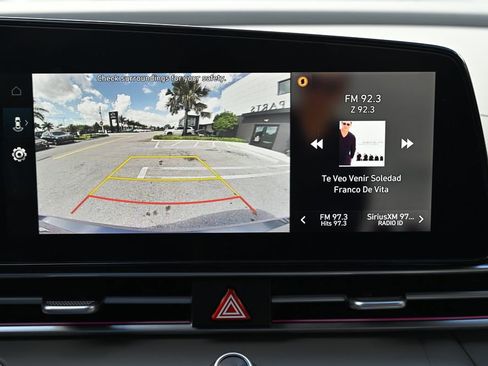 Used 2024 Hyundai Elantra Blue image 17