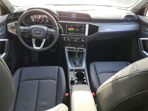 New 2025 Audi Q3 2.0T Premium image 24