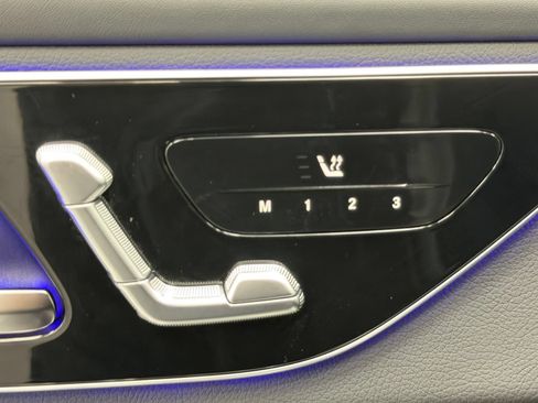 Used 2025 Mercedes-Benz GLC 350e 4MATIC image 22
