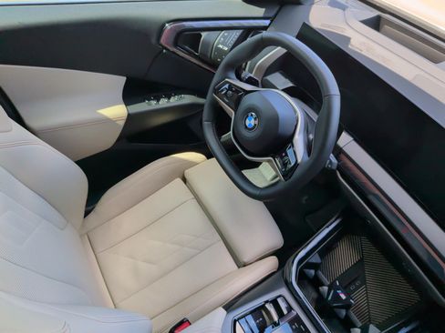 Used 2025 BMW X3 xDrive30i w/ Premium Package AWD/4WD image 33