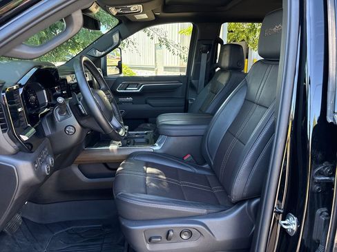 Used 2026 Chevrolet Silverado 1500 High Country w/ High Country Premium Package AWD/4WD image 14