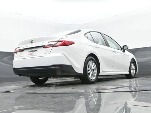 Used 2025 Toyota Camry LE w/ Convenience Package FWD image 27