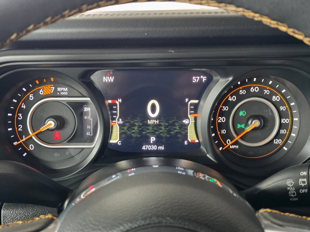 Used 2025 Jeep Wrangler Unlimited Sahara AWD/4WD image 22