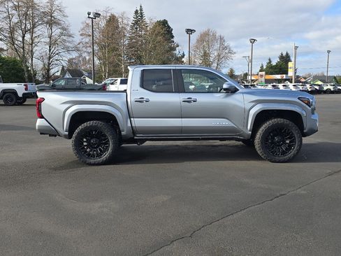 Used 2026 Toyota Tacoma SR5 AWD/4WD image 7