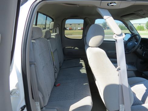 Used 2006 Toyota Tundra Limited image 32