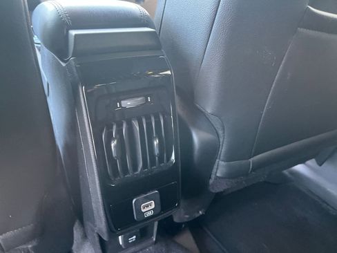 Used 2025 Jeep Compass Limited image 23