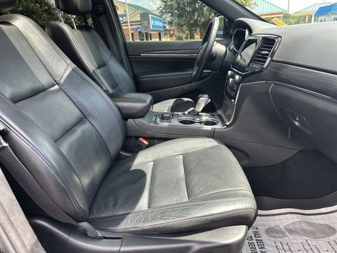 Used 2021 Jeep Grand Cherokee Limited w/ Premium Lighting Group AWD/4WD image 14