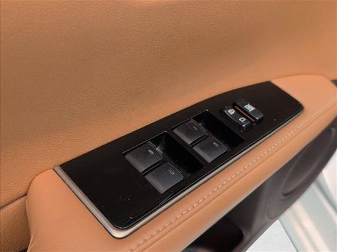 Used 2018 Lexus ES 350 w/ Luxury Package w/Wood Trim FWD image 10