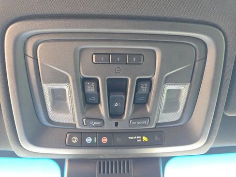 Used 2024 GMC Sierra 2500 AT4 w/ AT4 Preferred Package AWD/4WD image 38