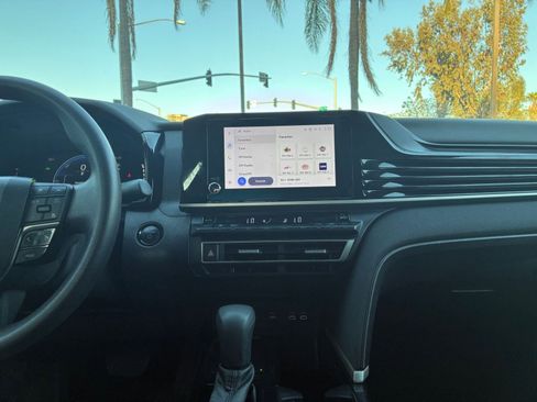 Used 2025 Toyota Camry LE image 17