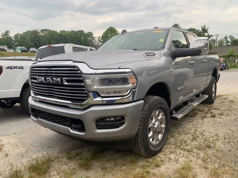 Used 2024 RAM 2500 Laramie AWD/4WD image 4