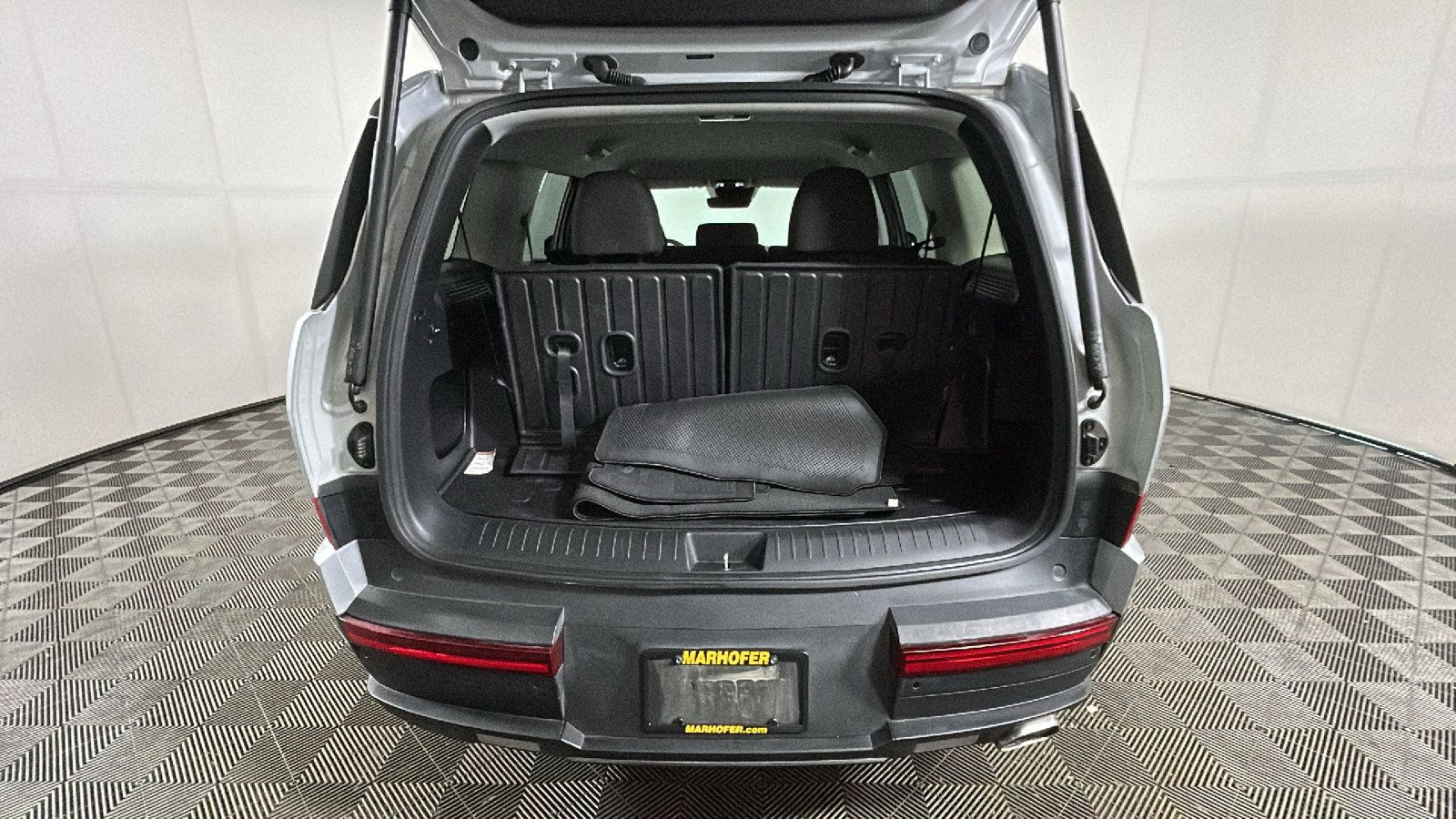 Used 2025 Hyundai Santa Fe SE FWD image 33