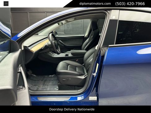 Used 2022 Tesla Model Y Long Range image 17