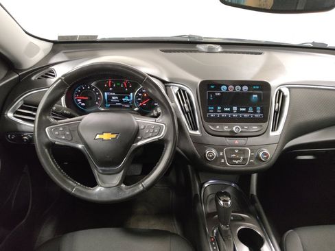 Used 2018 Chevrolet Malibu LT FWD image 22