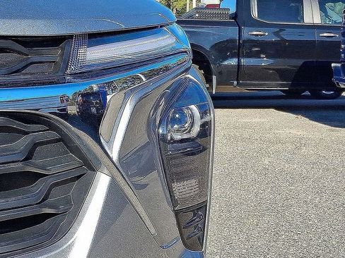 Used 2024 Chevrolet Trax LT w/ Driver Confidence Package image 13