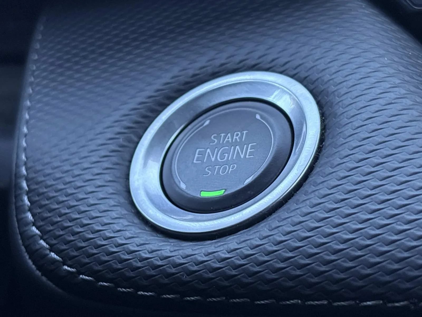 Used 2025 Chevrolet Equinox LT FWD image 30