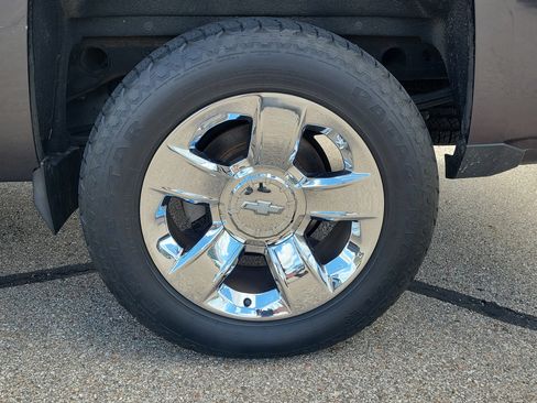 Used 2015 Chevrolet Silverado 1500 LTZ w/ LTZ Plus Package AWD/4WD image 5