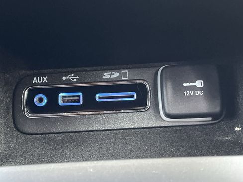 Used 2017 Jeep Grand Cherokee Altitude image 25